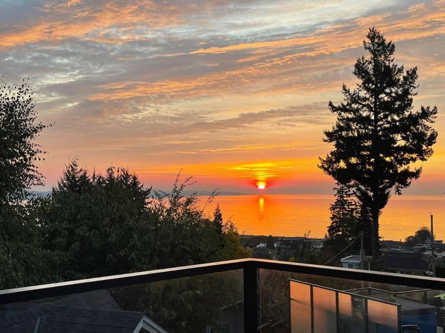 Sunrise Escape - Close To The Beach! Victoria Exterior photo
